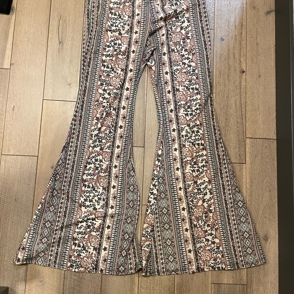 Vibe Patterned Flare Pants in Brown and Cream